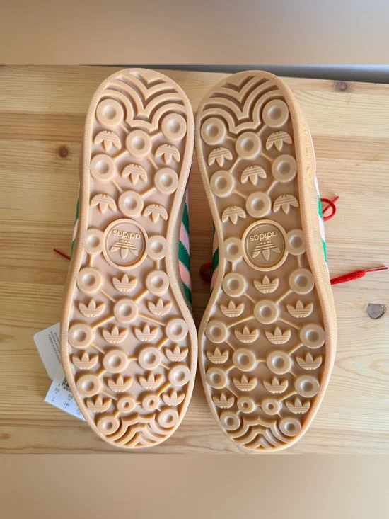 New Adidas Gazelle Women’s Sneakers - Picture 3 of 4